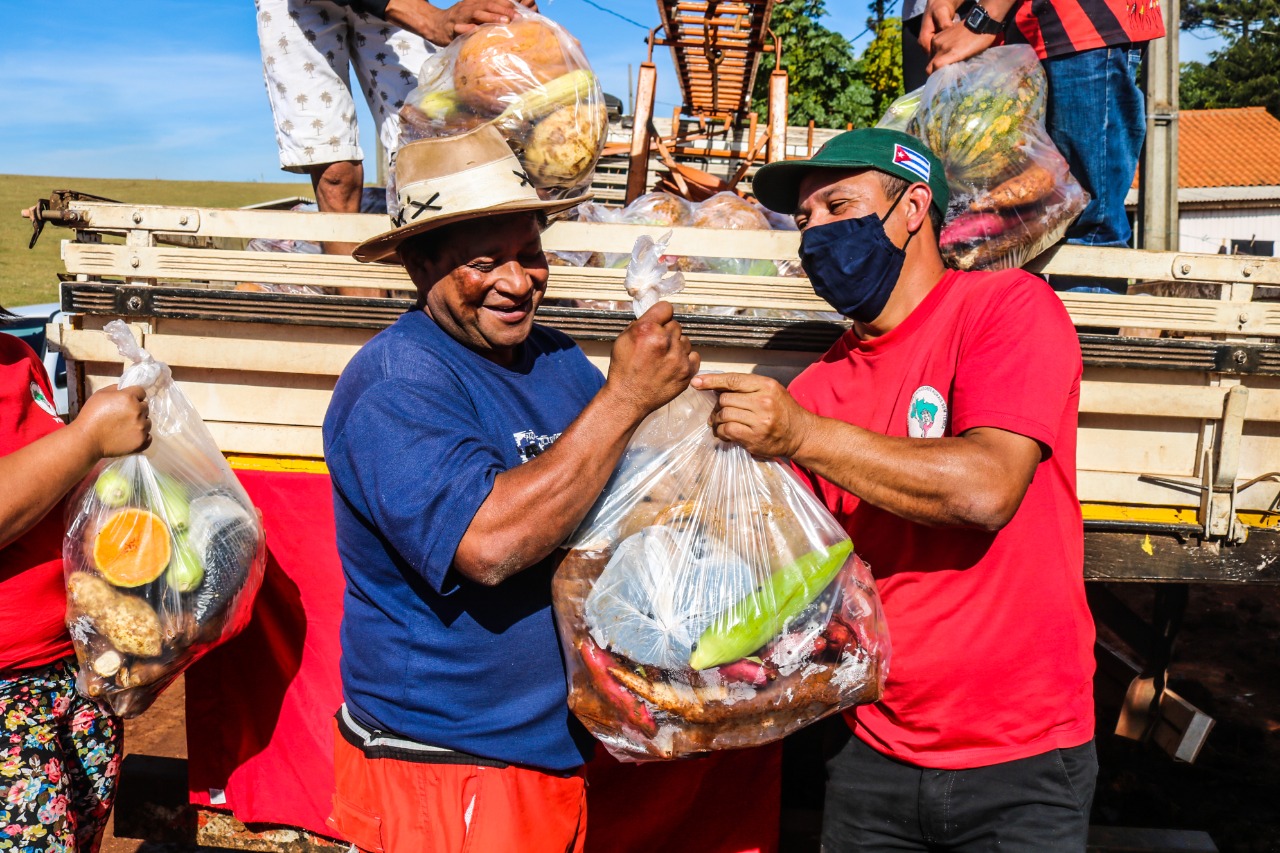 5 mil famílias Sem Terra preparam doação de 200 toneladas de alimentos