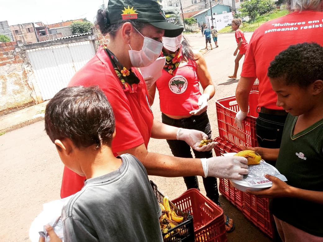 Mulheres Do Mst Doam Marmitas E Alimentos Em Londrina Pr Mst