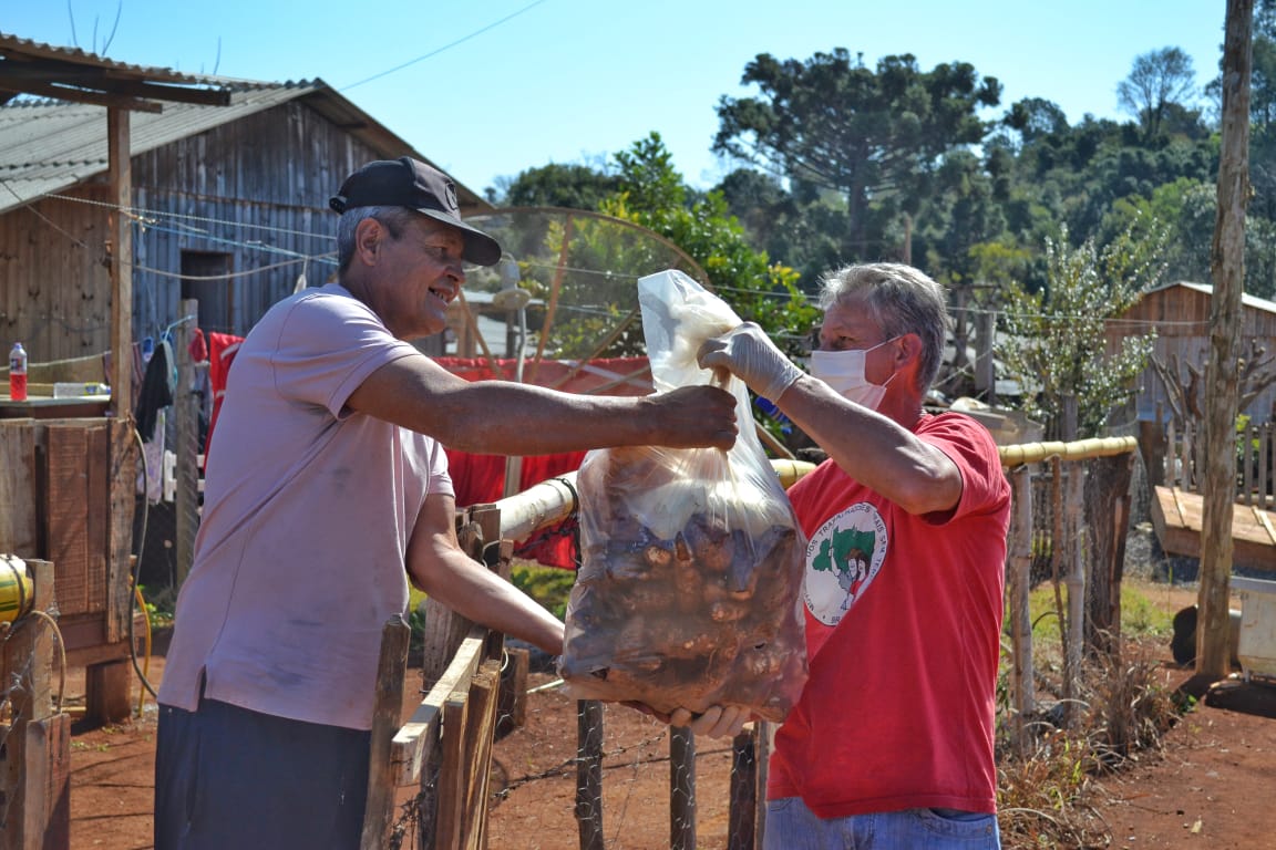 Comunidades Do Mst Partilham Resultados Da Agricultura Familiar E