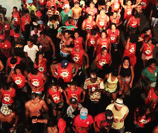 Bloco de carnaval do MST ocupa as ruas da Bahia