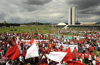 Dia Nacional de Lutas mobiliza país contra PL das terceirizações