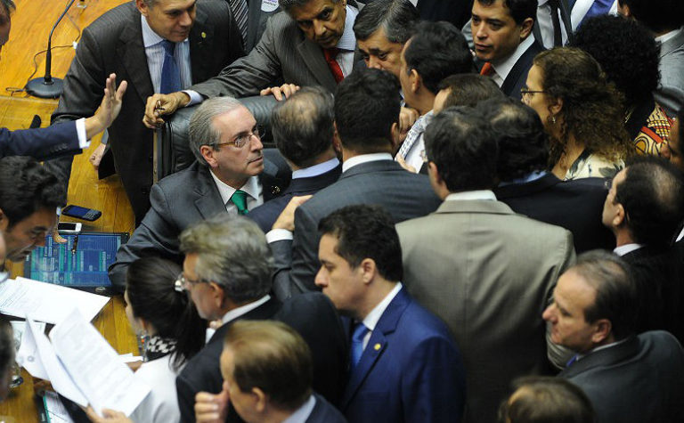 Juristas alertam sobre inconstitucionalidade de manobra de Cunha por financiamento privado