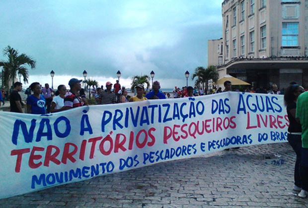 Pescadores fazem manifestações contra decreto que fere direitos da categoria