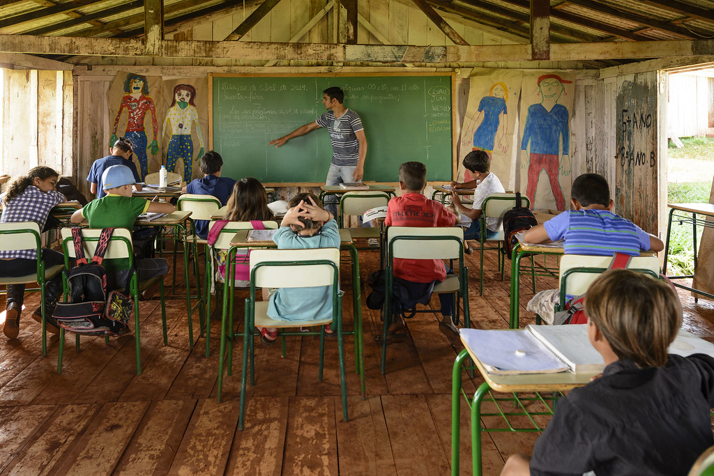 Mil Escolas Fechadas No Campo Brasileiro Em Anos Mst