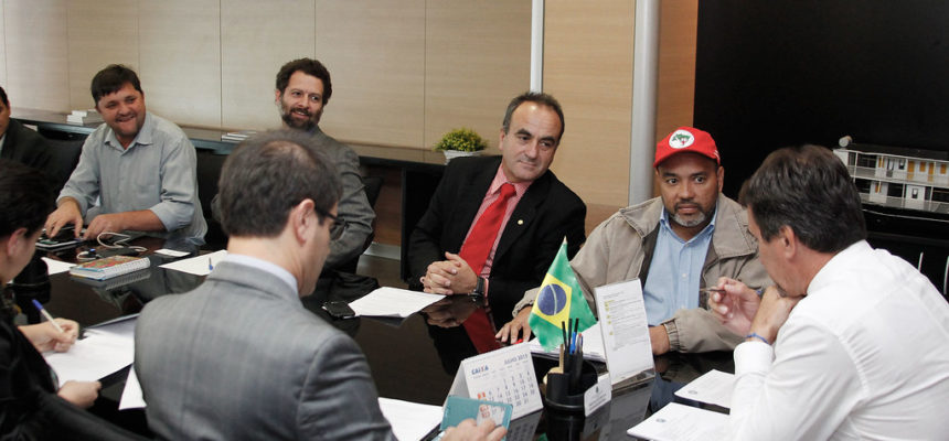Sem Terra debatem projeto de irrigação com Ministério da Integração Nacional