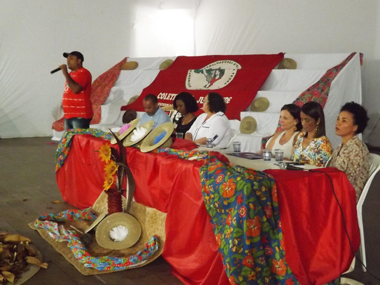 Identidade camponesa dá o tom da abertura do Encontro de Educadores na Bahia
