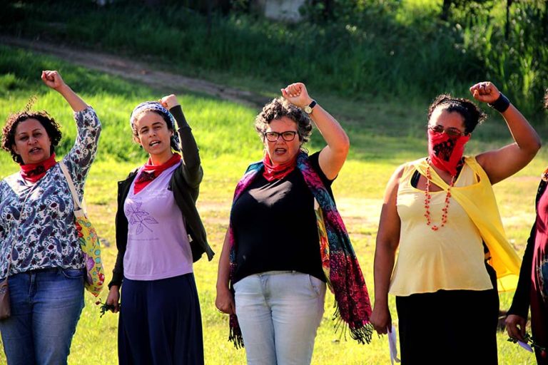 Camponesas debatem o protagonismo das mulheres nas lutas sociais