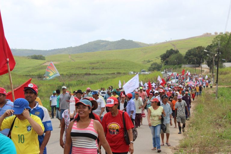 movimentos do campo se mobilizam pelas terras do Grupo João Lyra