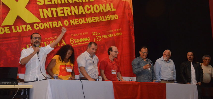 Jornal Inverta homenageia MST com a "Comenda Imprescindível"