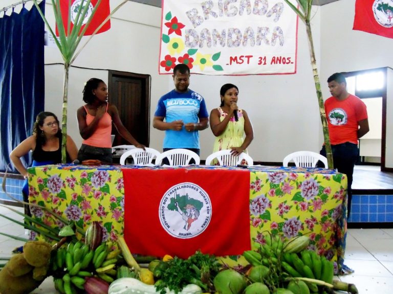 Sem Terra debatem os desafios da luta pela democratização da terra na Bahia