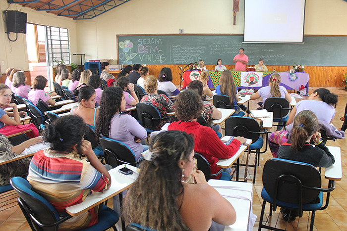 Mulheres camponesas se formam no curso de Práticas em Agroecologia no Paraná