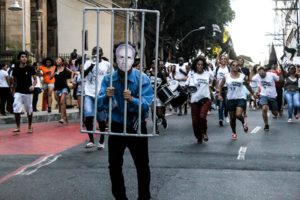 Juventude ocupa as ruas de Salvador e pede saída de Cunha da Câmara