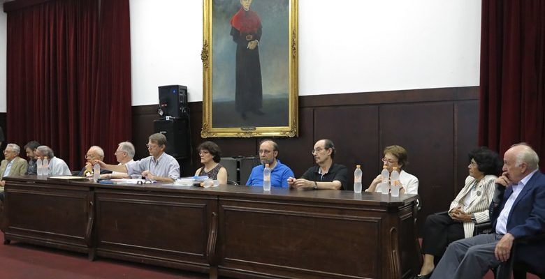 Intelectuais realizam ato na USP contra impeachment de Dilma Rousseff