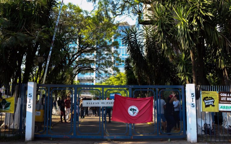 MST ocupa Incra em Porto Alegre e exige recomposição do Orçamento de 2018 para a Reforma Agrária