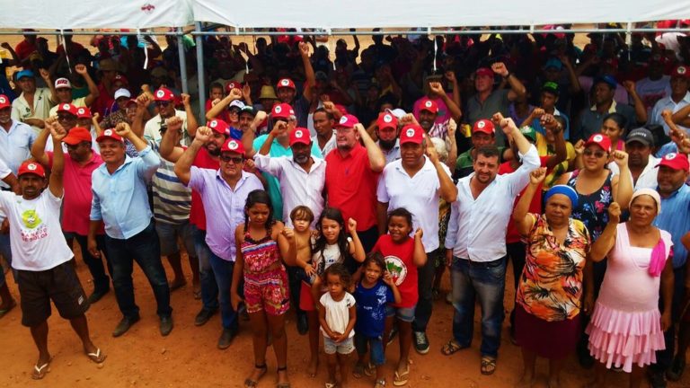 Famílias Sem terra de Sergipe e Bahia festejam imissão de posse