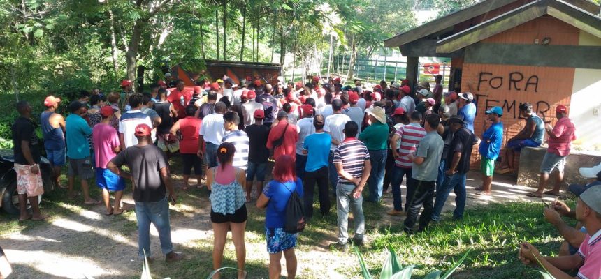Sem Terra resistem em ocupação da fazenda Esmeralda