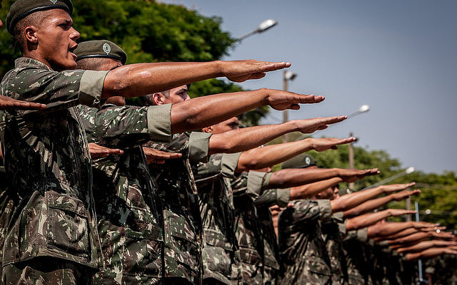 Ruralistas propõe a Temer uso do Exército em casos de conflito agrário