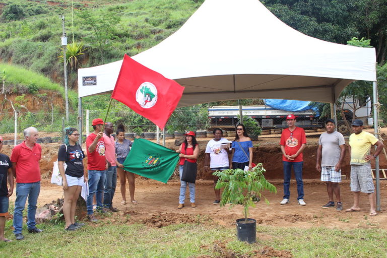 Grupo de mulheres do MST inaugura agroindústria no Espírito Santo