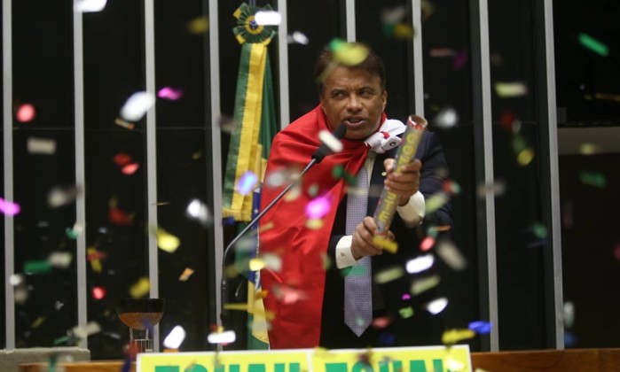 O golpe dos corruptos leva Brasil à beira do caos