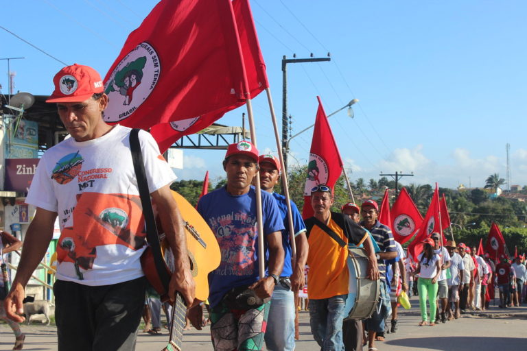 Marcha em Defesa da Reforma Agrária e Contra o Golpe chega a Maceió