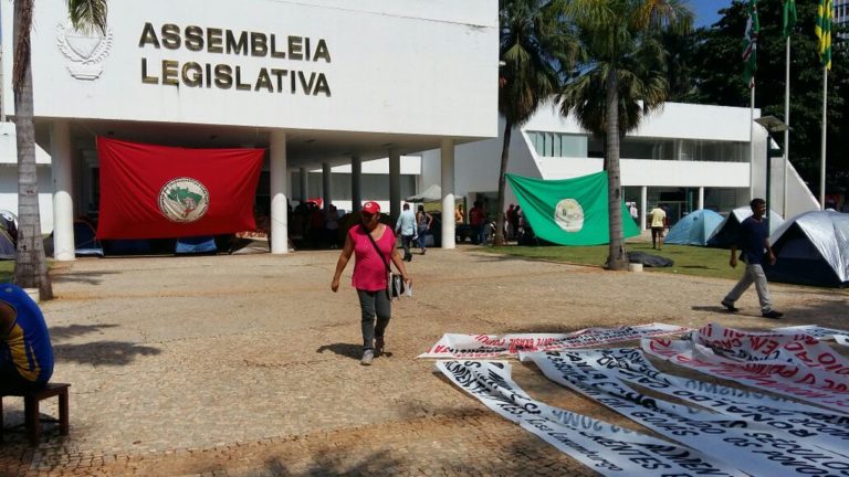 Mulheres do campo e da cidade realizam ato unificado no Goiás
