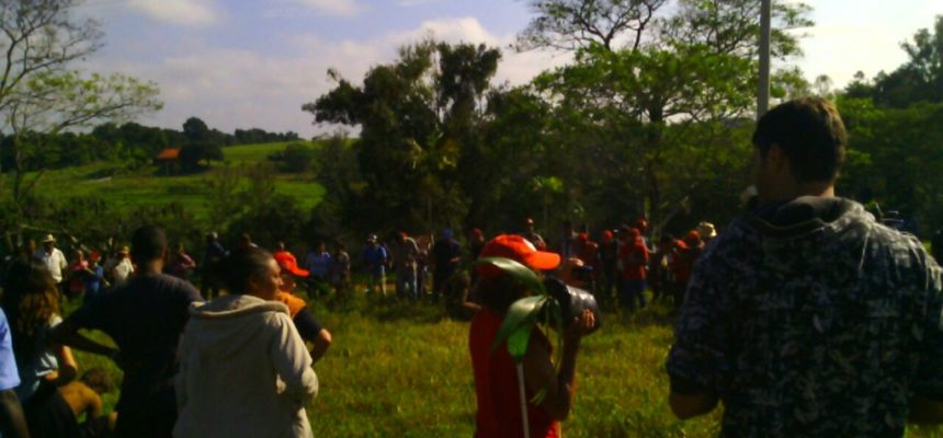 Acampados iniciam plantio na fazenda de Temer ocupada