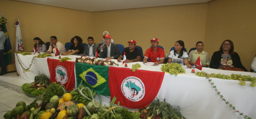 Sem Terra reivindicam Reforma Agrária durante audiência pública