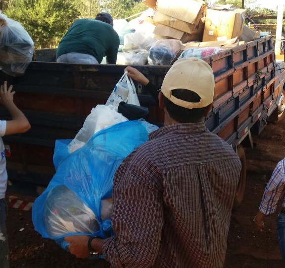 Sem Terras doam mantimentos para indígenas atacados pelo latifúndio em Mato Grosso do Sul