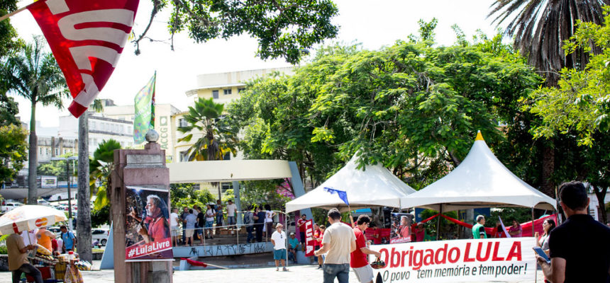 representantes de movimentos populares se reúnem para o lançamento da candidatura de Lula à presidência
