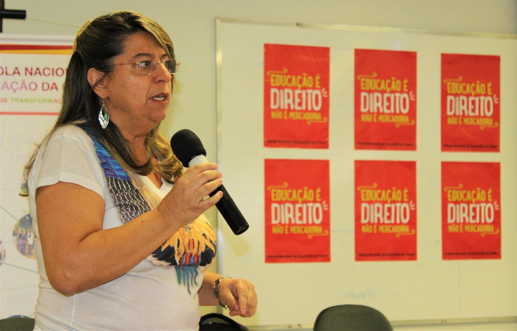 A professora da licenciatura na educação do campo da Unb, Mônica Molina, defende a construção de organização de resistência dos educadores aos retrocessos em curso..JPG
