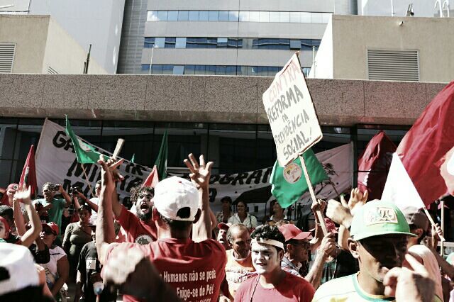 Ato dos movimentos campesinos em frente ao Ministério das Cidades. Foto Bruno Pilon.jpg