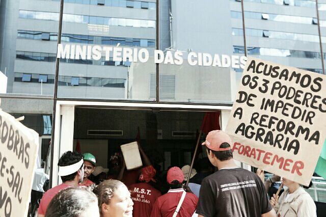 Movimentos populares pressionam Ministerio da Cidade para fortalecimento da política habitacional rural. Foto Bruno Pilon.jpg
