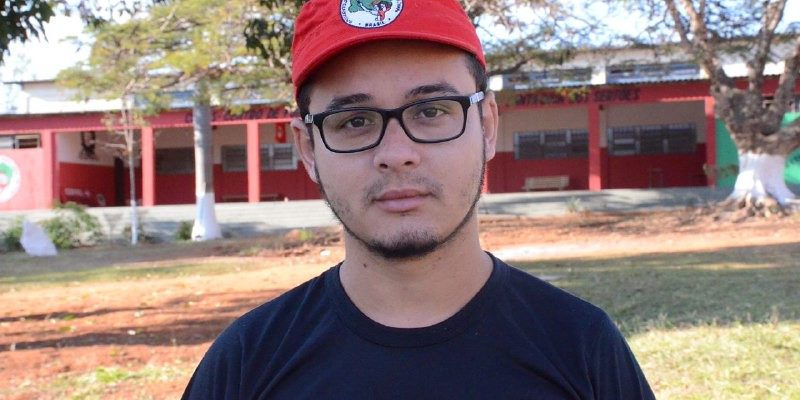 destaca dirigente do MST