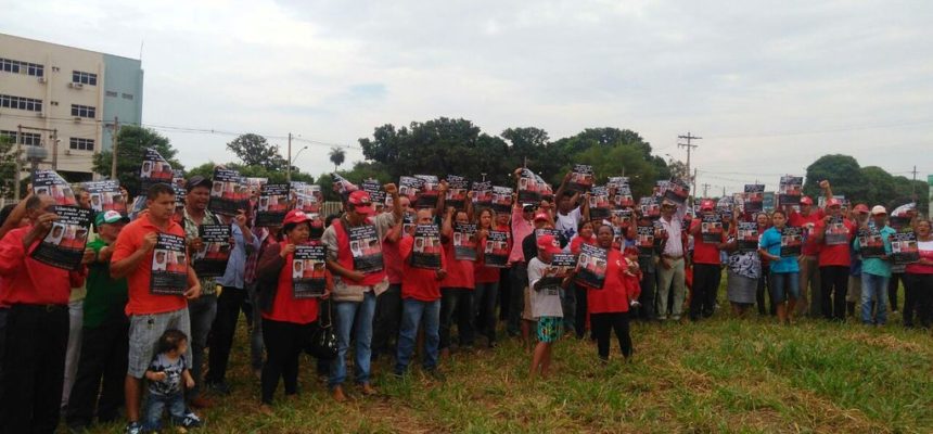 Militantes aguardam em vigília libertação dos presos políticos do MST
