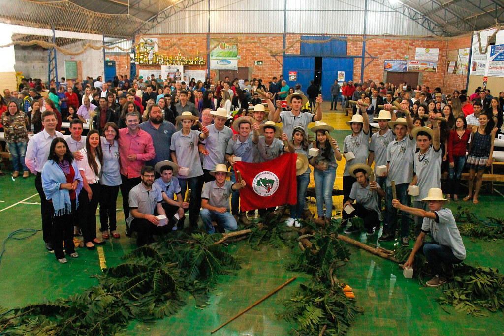 Formatura dos 16 jovens reuniu cerca de 500 convidados na antiga Fazenda Annoni. Foto Leandro Molina..jpg