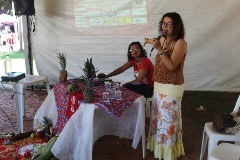 Mulheres do campo e da cidade debatem soberania alimentar na 2º Feira da Reforma Agrária do MS