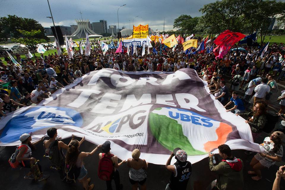 Estudantes de todas as regiões do país participaram do ato contra a PEC de congelamento dos gastos sociais. Foto Lula Marques.jpg