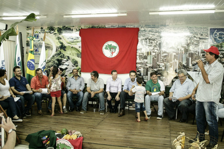 Ato político encerra encontro da região oeste no Paraná
