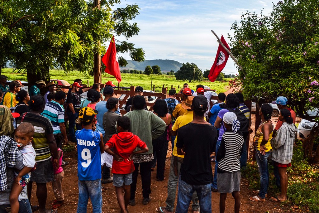 Integrantes Do MST São Recebidos A Bala Em área De Conflito - MST