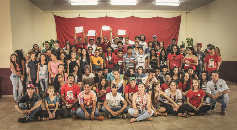 Jovens Sem Terra se formam em curso de Comunicação Popular no Paraná