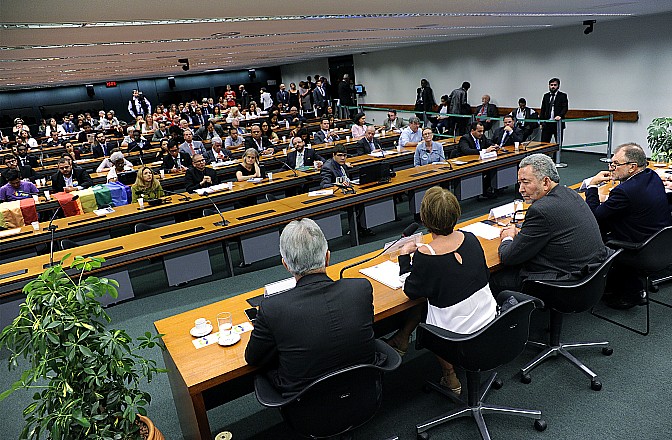 Movimentos e organizações participam da construção do plano de trabalho da CDH da Câmara em Brasília