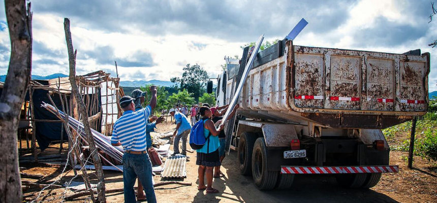 famílias Sem Terra reocupam fazenda em Ribeirão do Largo