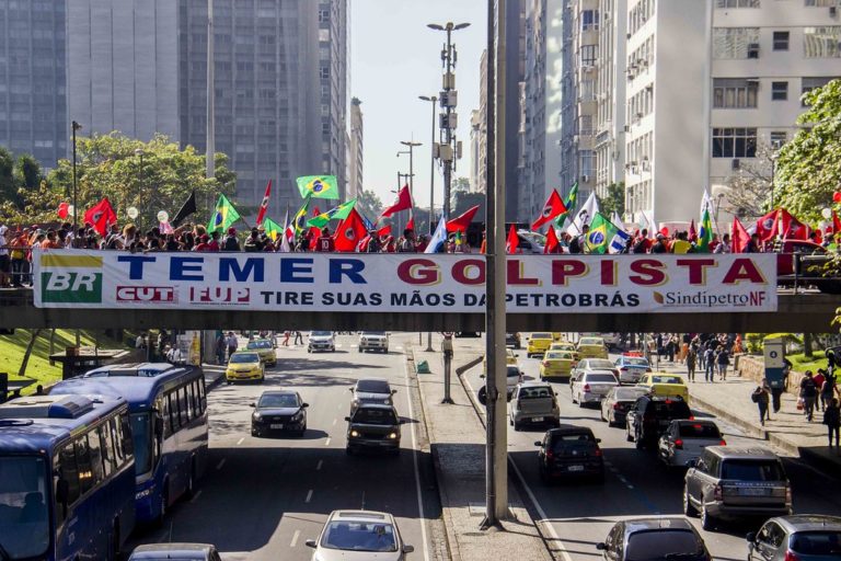 MST e petroleiros participam de ato contra a Privatização da Petrobras no RJ