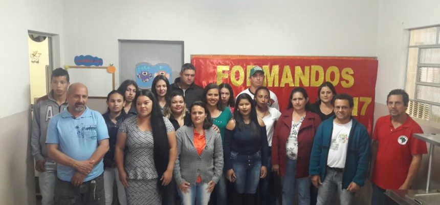 Escola de assentamento forma primeira turma de EJA Médio em Itaberá (SP)