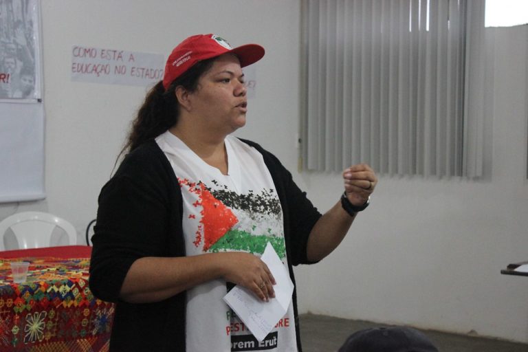 Débora Nunes relata o cenário político para o campesinato brasileiro