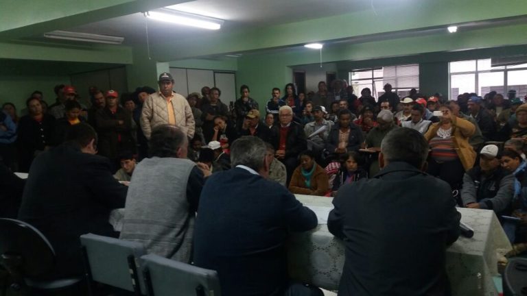 MST chega a capital paranaense em busca de negociação coletiva com  Incra