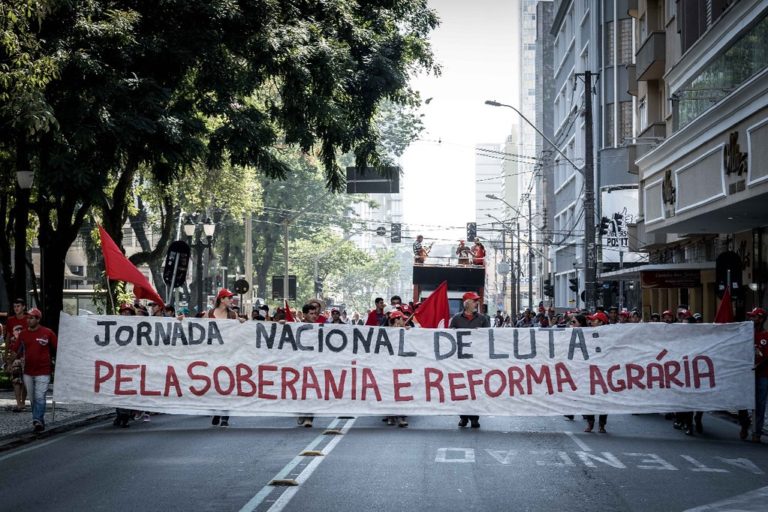Carta política da Frente Brasil Popular defende soberania