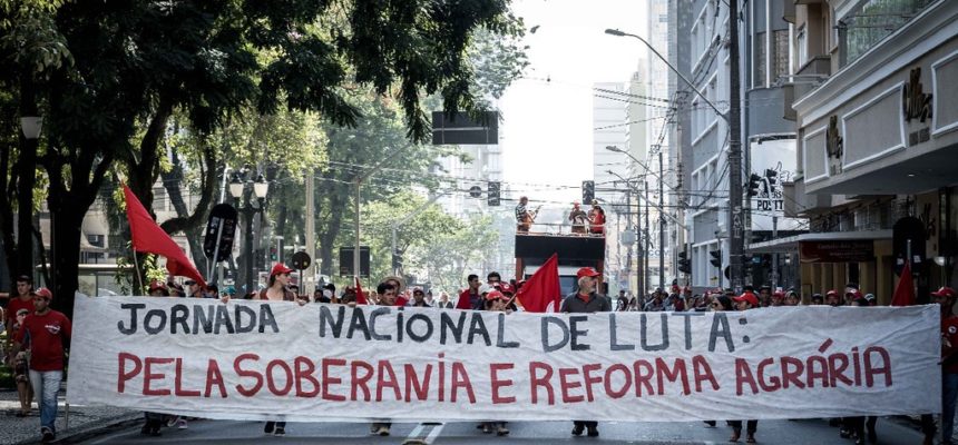 Carta política da Frente Brasil Popular defende soberania