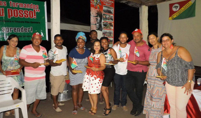 Eu Posso!” alfabetiza 234 trabalhadores Sem Terra no extremo sul da Bahia
