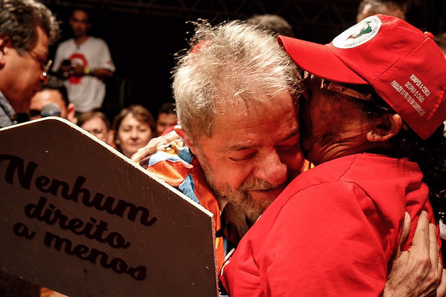 Personalidades denunciam perseguição a Lula em manifesto em defesa da democracia